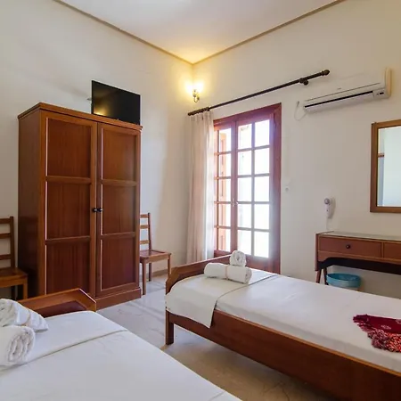 Cycladic Seafront Suites - Premium * イオス島 チョーラ